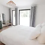 Pierres Blanches - فندق مبيت وإفطار 3*