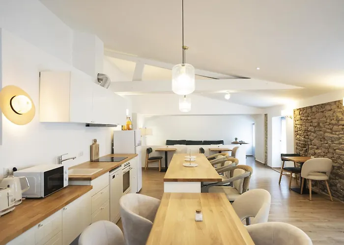 Couette-café Pierres Blanches - 3*