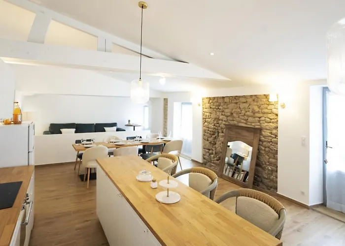 Couette-café Pierres Blanches -